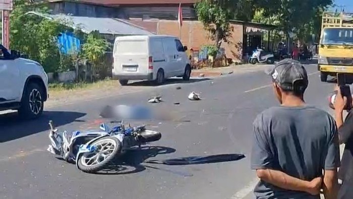 Seorang pemuda bernama Kasnur tewas setelah terjatuh dari motor dan terlindas truk kontainer di Polewali Mandar.