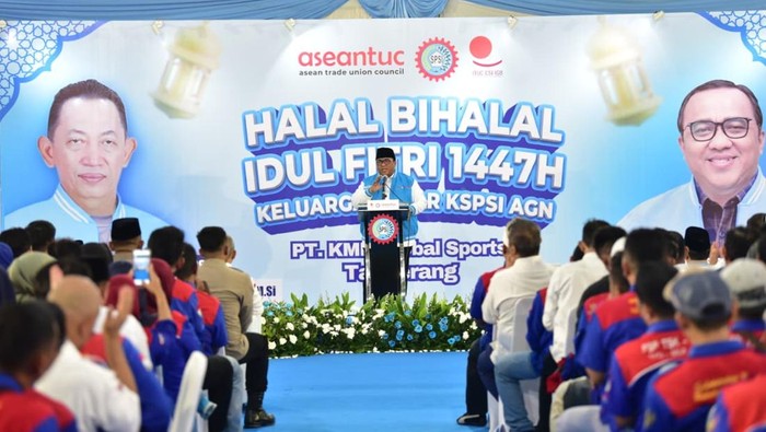 Presiden Konfederasi Serikat Pekerja Seluruh Indonesia (KSPSI) Andi Gani Nena Wea