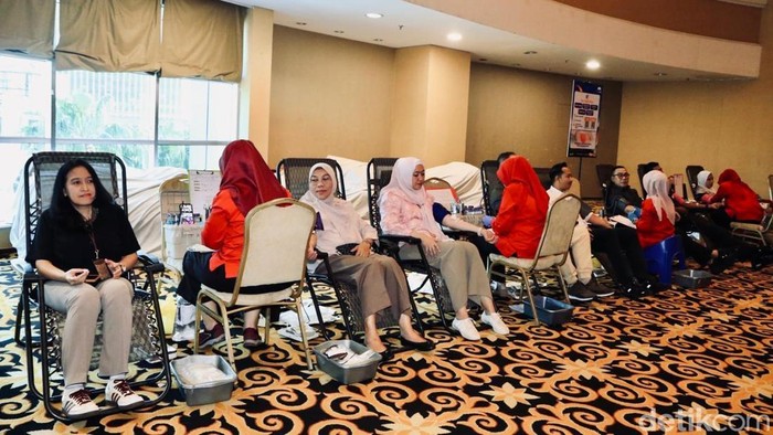 Rayakan HUT ke-57, Bank Mega Gelar Donor Darah dan Cek Kesehatan