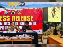 Ciri-ciri 2 Terduga Pelaku Pembakaran RSUD Paniai yang Terekam CCTV