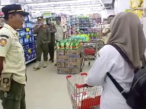Satpol PP Nganjuk Tangkap Basah ASN Sedang Belanja di Mal Saat WFH