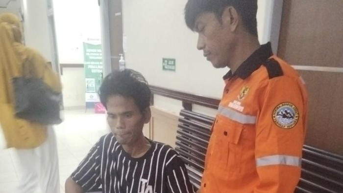 Seorang ABK korban perbudakan di perairan Mimika berhasil dievakuasi dan akan dipulangkan ke Lampung Selatan. (ANTARA/HO/Relawan Dinas Sosial)