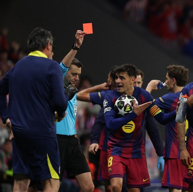 Badai Kartu Merah Barcelona di Liga Champions