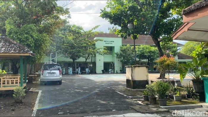Suasana SMPN 3 Jetis, Bantul, Rabu (15/4/2026).