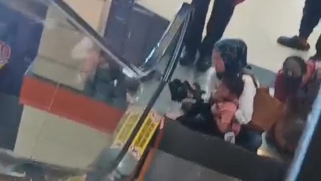 Viral Kaki Bocah 6 Tahun Terjepit Eskalator di Neo Solo Grand Mall