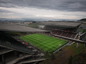 Uniknya Stadion Bola di Portugal yang Dibangun di Bekas Tambang Batu