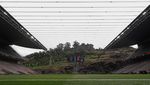 Unik Banget! Stadion Ini Setengah Gunung, Setengah Beton