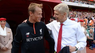 Eks Kiper Arsenal Alex Manninger Tewas usai Ditabrak Kereta