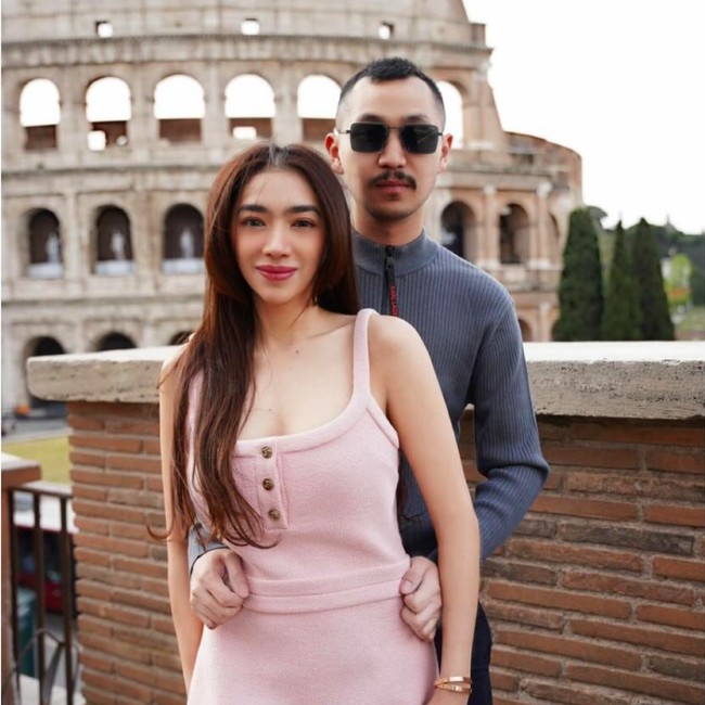 Gaya Angel Karamoy Liburan di Roma, Kembali Mesra Dengan Gusti Ega