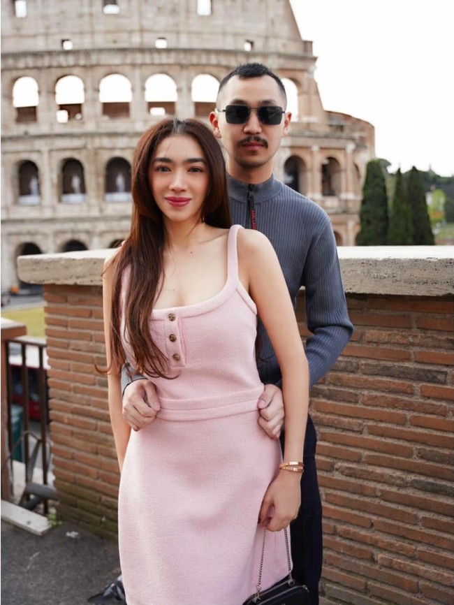 Gaya Angel Karamoy Liburan di Roma, Kembali Mesra Dengan Gusti Ega