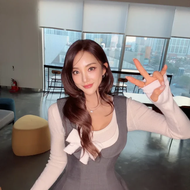 Potret Idol KPop Tampil 20 Tahun Lebih Muda di Usia 46, Muncul Dugaan Oplas