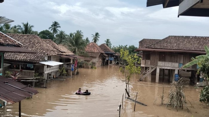 Banjir di OKU hingga membuat ratusan rumah warga terdampak