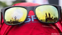 Dalam aksi pra-May Day ini, para buruh menyuarakan tuntutan utama, seperti pengesahan Rancangan Undang-Undang (RUU) Ketenagakerjaan serta penghapusan praktik upah murah dan sistem outsourcing.