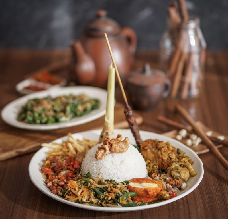 Cari Makan Siang di Sudirman? 5 Tempat Ini Bisa Jadi Pilihan Cari Makan Siang di Sudirman? 5 Tempat Ini Bisa Jadi Pilihan