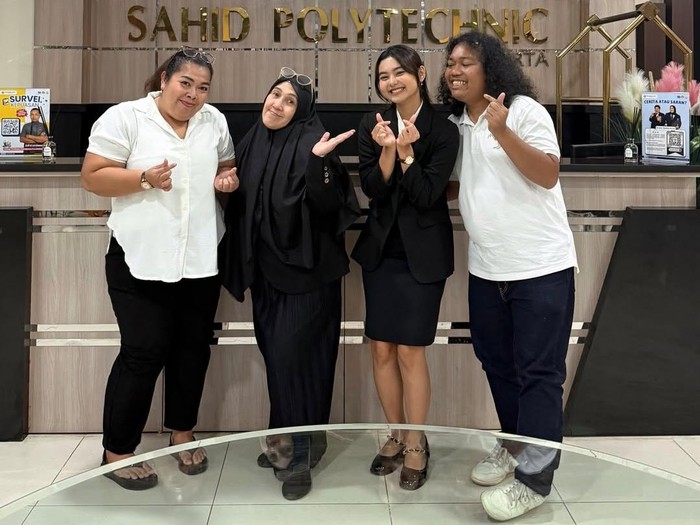 Cesen selesai sidang tesis.