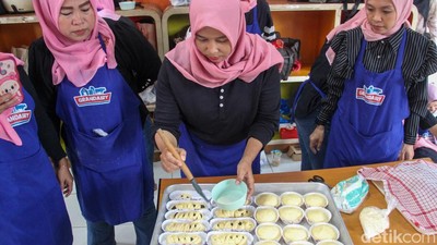 Dari Pelatihan ke Peluang, Warga Pasar Minggu Belajar Bikin Kue