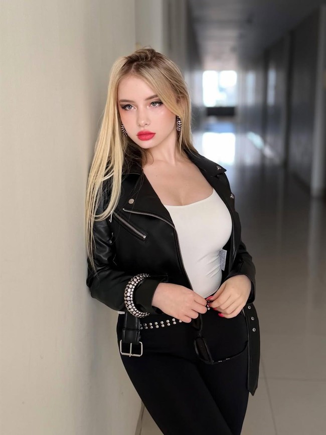 Alasan Dasha Gartman Si Bule Barbie Single di Usia 42