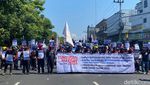 Demo Buruh di Surabaya