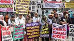 Demo di DPR, Roy Suryo Tuntut Jokowi Buka Ijazah ke Publik
