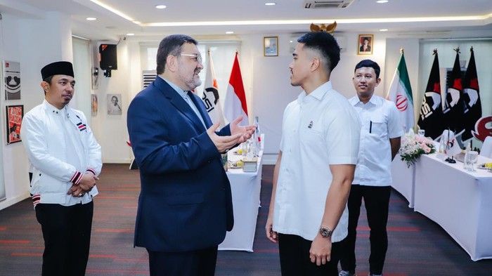 Dubes Iran bertemu dengan Kaesang di DPP PSI. (Dok. Istimewa)