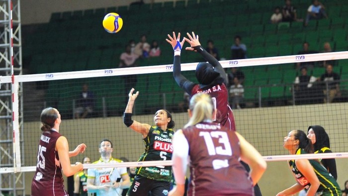 Duel Gresik Phonska melawan Jakarta Electric PLN di GOR Jatidiri Semarang, pada Kamis (16/4/2026). 