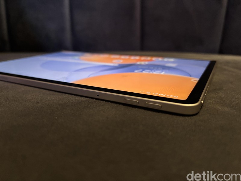 Lenovo Yoga Tab 11.1 resmi dirilis di Indonesia. Produk ini menjadi tablet AI native pertama dari lini Yoga di Indonesia.