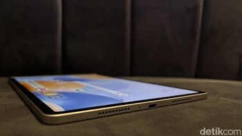 Consumer Lead Lenovo Indonesia, Santi Nainggola, mengatakan Lenovo Yoga Tab ini menggabungkan performa, mobilitas, dan pengalaman untuk semua partner untuk integrasi yang semakin menyatu. Foto: Panji Saputro/detikINET