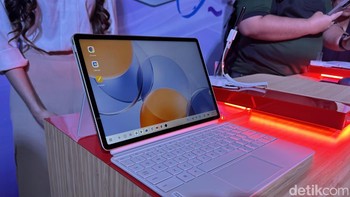 Produk ini menjadi tablet AI native pertama dari lini Yoga di Indonesia. Foto: Panji Saputro/detikINET