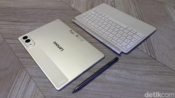 Hartoyo mengungkapkan harga Lenovo Yoga Tab 11.1 senilai Rp 11.899.000. Namun saat ini, dalam rangka merayakan peluncurannya, harganya didiskon menjadi Rp 10.899.000 yang bisa dibeli di Blibli. Foto: Panji Saputro/detikINET