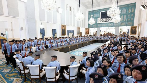 Sejumlah siswa SMA Taruna Nusantara berkunjung ke Istana Negara, Jakarta, Kamis (16/4/2026). Mereka mendapat pembekalan materi.