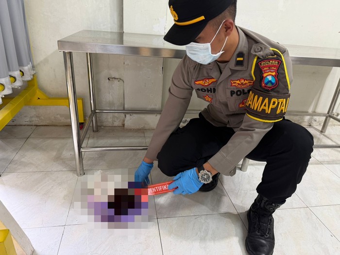Janin ditemukan di kolong kasur rumah warga Ponorogo