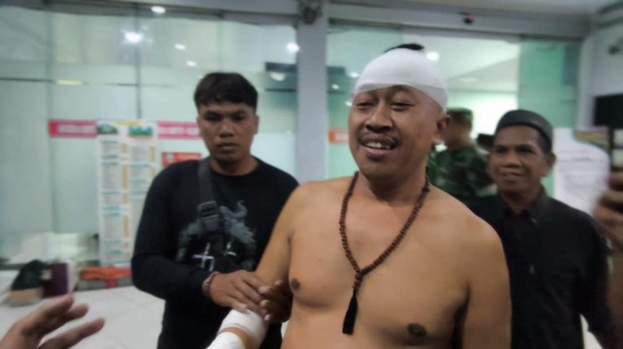 Kades Pakel Sampurno yang jadi korban pengeroyokan dan pembacokan belasan orang