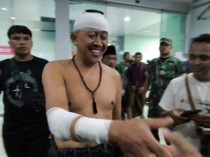 Video Kades di Lumajang Dikeroyok-Dibacok OTK, Polisi Buru Pelaku