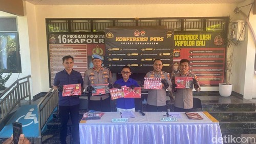 Kapolres Karangasem AKBP I Made Santika saat melaksanakan pres release tangkapan kasus narkoba, Kamis (16/4/2026) (foto: I Wayan Selamat Juniasa)