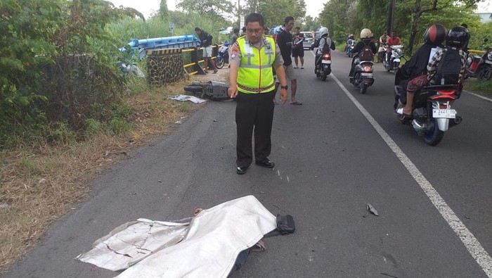 Korban tewas kecelakaan adu motor di Jalan Raya Desa Kandangan, Kecamatan Cerme, Gresik