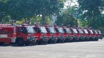 Potret Kodam V Brawijaya Terima 50 Unit Mobil Damkar dari Kemenhan