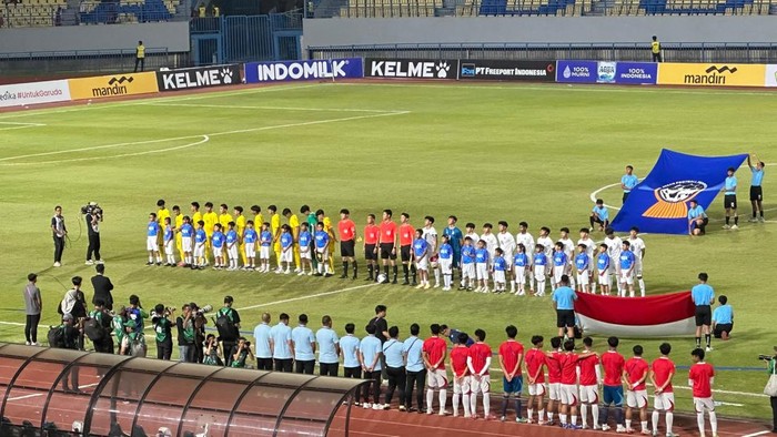 Laga Indonesia vs Malaysia Piala AFF U-17 di Stadion Gelora Joko Samudro Gresik