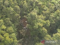 Foto-foto Ditemukannya Helikopter PK-CFX yang Jatuh di Sekadau