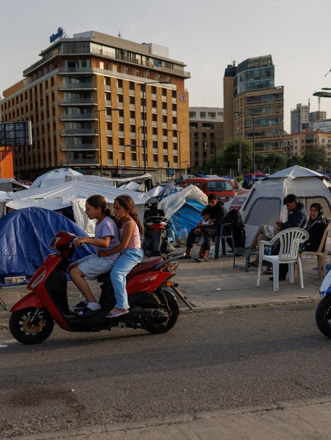 Gelombang Pengungsi Melonjak, Kamp Darurat Padati Beirut