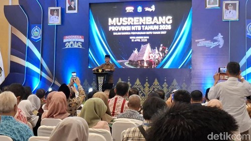 Mendes Yandri Susanto memberikan sambutan di acara Musrenbang Provinsi NTB tahun 2026 di Mataram, Kamis (16/4/2026).
