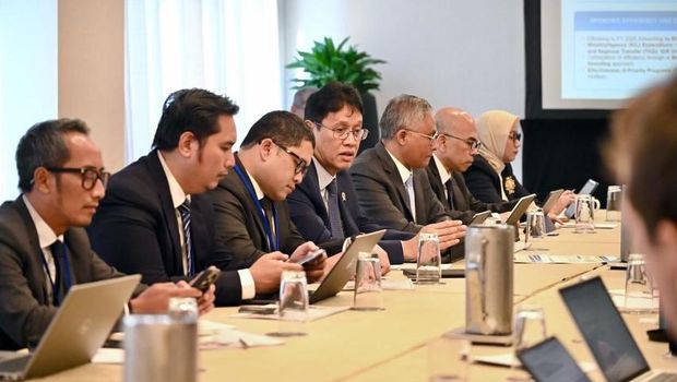 Menteri Keuangan RI, Purbaya Yudhi Sadewa dan anggota Dewan Perwakilan Rakyat RI dalam rangkaian pertemuan dengan Managing Director IMF Kristalina Georgieva di Washington DC Selasa (14/4/2026). (Instagram/menkeuri)