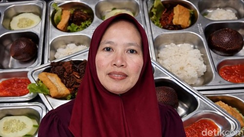 Mitra SPPG Oi Tui, Kecamatan Wera, Kabupaten Bima, NTB, Erniwati.