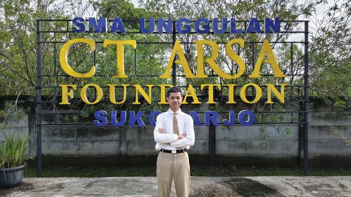 Nazril Rommy Jiwa Cahyadi, siswa SMA Unggulan CT ARSA Foundation Sukoharjo berhasil diterima di kampus Belanda