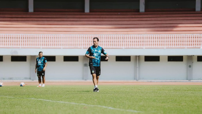 Pelatih PSIM Jogja, Jean-Paul van Gastel.