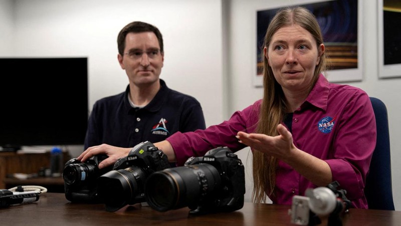 Paul Reichert and Kristina Willoughby, the photography trainers who trained the NASA Artemis II crew to take photos of the moon, speak with Reuters at the NASA Lyndon B. Johnson Space Centre in Houston, Texas, U.S., April 14, 2026.   REUTERS/Danielle Villasana REFILE - CORRECTING LAST NAME'S SPELLING FROM 
