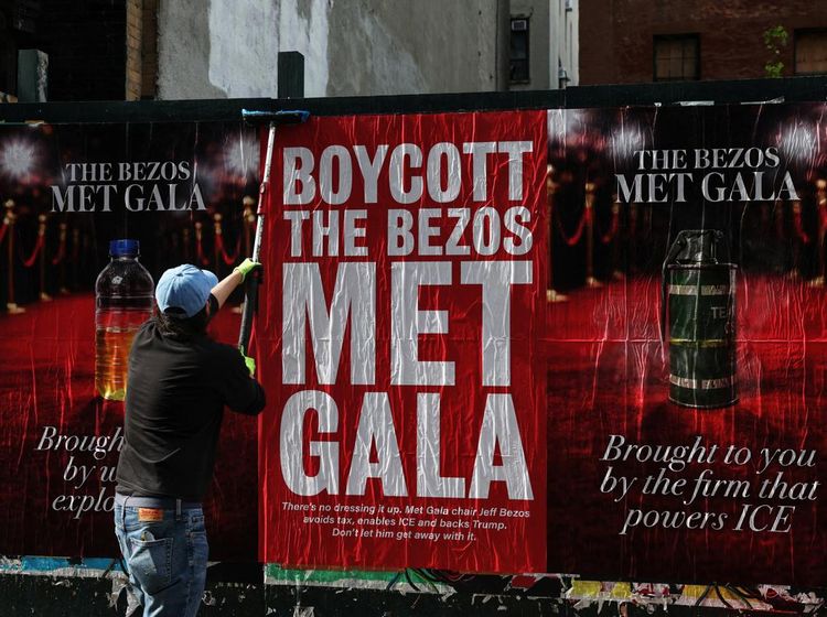 Poster Boikot Met Gala 2026 Muncul di New York