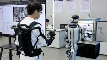 Fasilitas ini menampilkan berbagai inovasi, mulai dari robot humanoid hingga robot inspeksi gardu listrik. REUTERS/Go Nakamura  