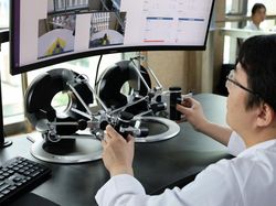 Robot Humanoid Diuji di Laboratorium Listrik China