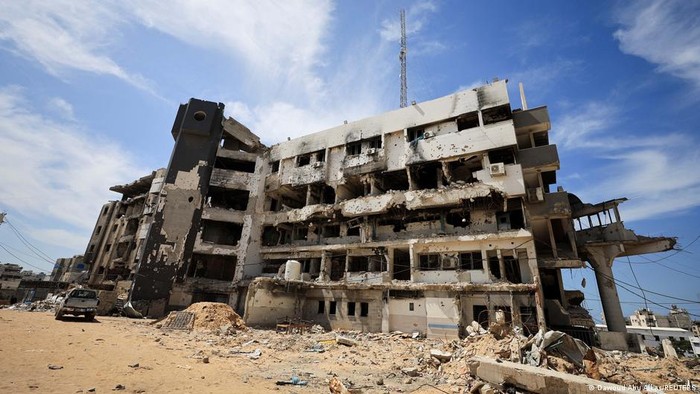 Dampak perang yang terlihat jelas ada di mana-mana: Rumah Sakit Al-Shifa yang rusak parah di Jalur Gaza (Dawoud Abu Alkas/REUTERS)