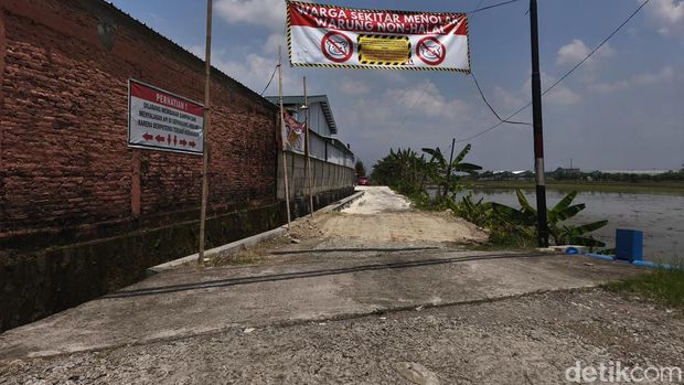 Akses Jalan Warung Mi Babi Sukoharjo Suasana jalan menuju warung Mie dan Babi Tepi Sawah, di Desa Parangjoro, Kecamatan Grogol, Kabupaten Sukoharjo, Jumat (17/4/2026).